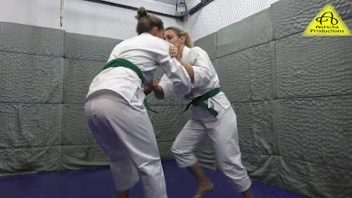 Antschas Wrestling And Fetish Store - Viktoria vs Kimbra judo gi