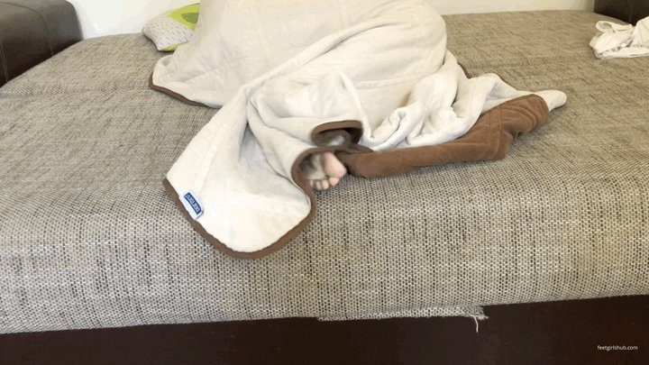 Pretty Dirty Foot Girls - GIRL SNORING IN BED WITH HER BIG FEET STICKING UNDER THE BLANKET - MP4 HD