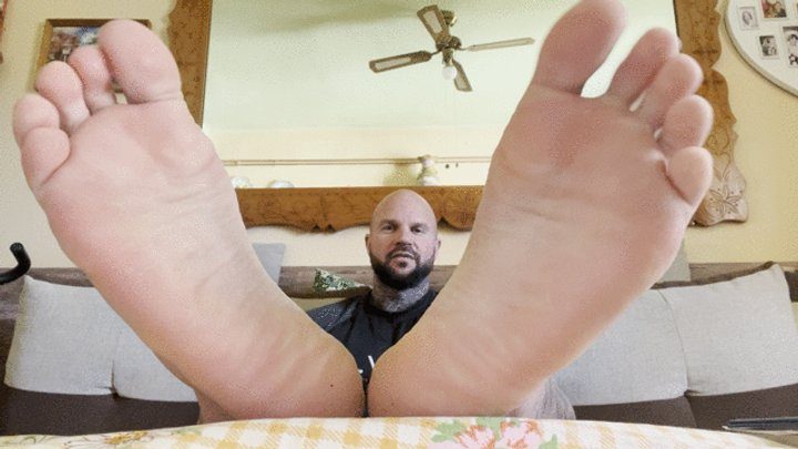Jasons Feet - worship my sweaty stinky feet and armpit
