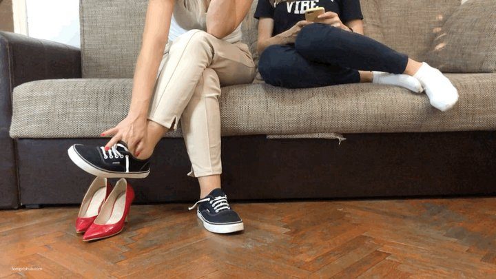 Pretty Dirty Foot Girls - NICKY GOT FUNGUS FROM WEARING HER FRIEND’S SHOES - MP4 Mobile Version