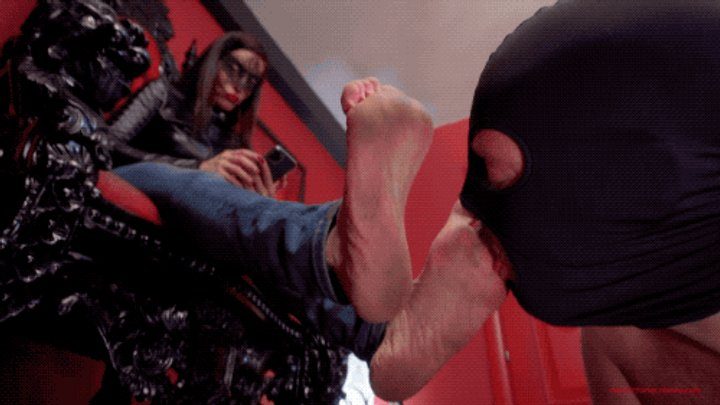 Mistress Victoria Colonna - MISTRESS VICTORIA - YOU CANNOT CUM, YOU CAN ONLY LICK THE DIRT