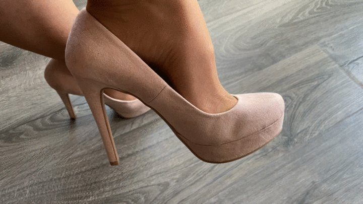Mimi Footnip - Dangling JOI (Pumps & Nylons)