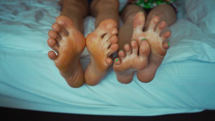 Toetally Devine C4s Store - Bi Feet JOI Encouragement
