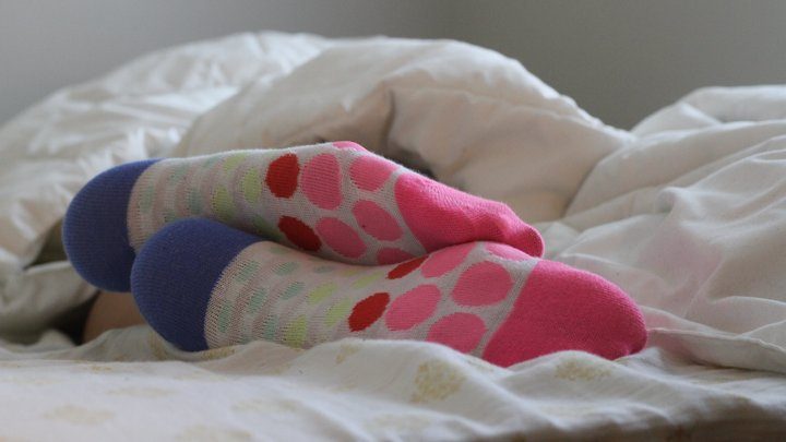 Giantess Cleo - Sleepy feet creep