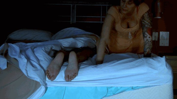 She Licks His Feet - Good morning Master (HD)