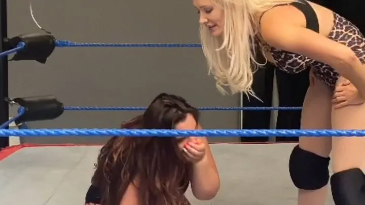 Bad Girls Wrestling - Stink face trash talk wrestling match