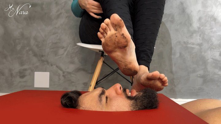 Mistress Nara Neveu - Nara`s personal foot dirt and cum cleaner (720 EN-sub)