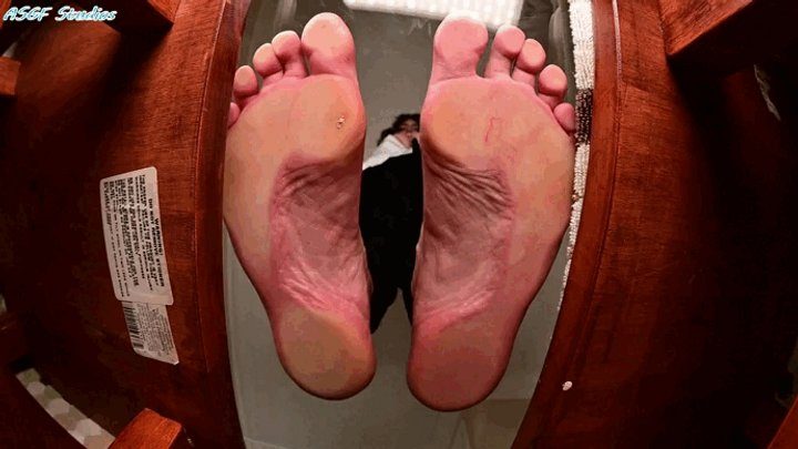 Amateur Soles Giantess And Footjobs - Dr Lee can't find her subject! - MP4