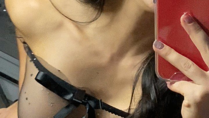 Klautabordafeet - My body and I in the mirror