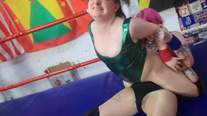 Shiny Pro Ring Girls - Rebel vs Ruby Lix