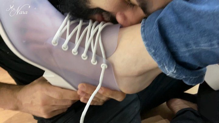 Mistress Nara Neveu - Nara`s extremely sweaty feet fresh out transparent boots (1080 EN-sub)