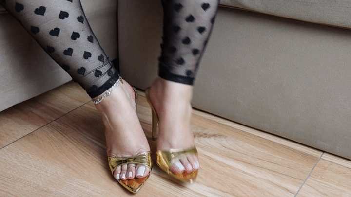 Bbwomanlicious - Dolce Amaran JOI dangling wearing golden mules FOR MOBILE DEVICES - BBW - GODDESS - DANGLING - JOI - MULES- GOLDEN MULES - HIGH HEELS - LEGS -