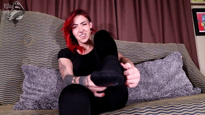 Riley's Fetish Funland - Big Sisters Feet