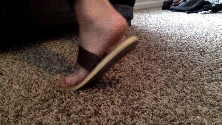 Archqueen8416 - feet in brown sandals, slides