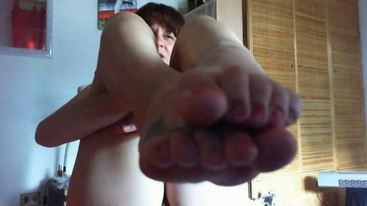 Nicoletta Embassi - Hardcore squirting dirty feet