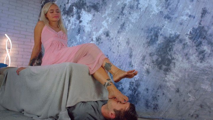 Dominant Femine - The Princess Khaleesi - Loves To Feel His Tongue On Her Dirty Feet - Part 01 - Russian Language - HD 1920x1080