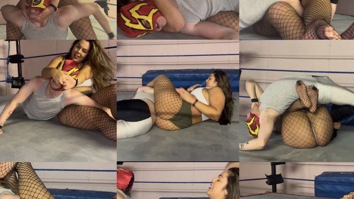 Nadia Sapphire - BBW crushes & dominated Male jobber between her big thighs