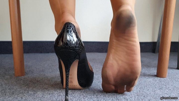 Helenas Feet High Heels Tights Legs - Business woman with dirty and sweaty feet in pantyhose HD wmv 1920x1080