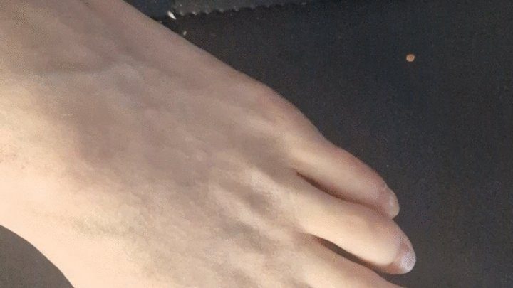 Fantasynail - Cut my nails on left feet