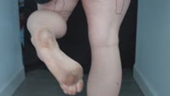Deanna's Clip Store - Its Nasty that you like DIRTY FEET! WMV 720