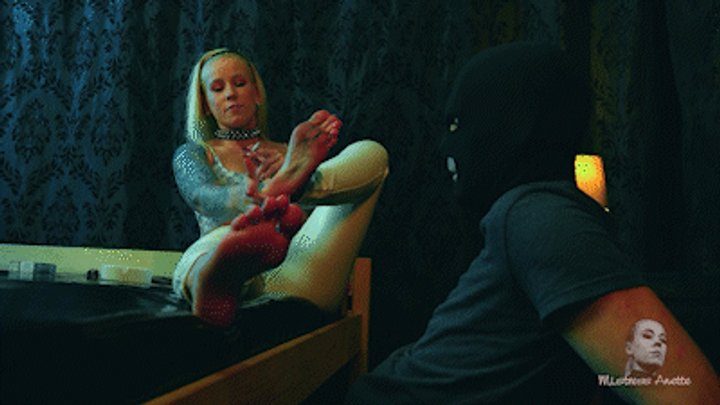 Cruel Anettes Fetish Store - Clean the soles! HD MP4