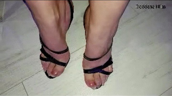 Goddess Nika - Arched Feet Obsession(small version)