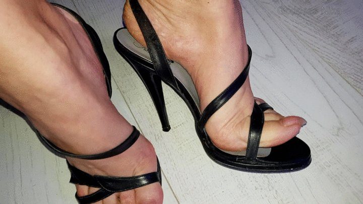Goddess Nika - Arched Feet Mesmerize