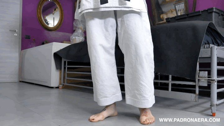 Padrona Era - POWERFUL KARATEKA FEET POV -1920x1080 Full HD version-