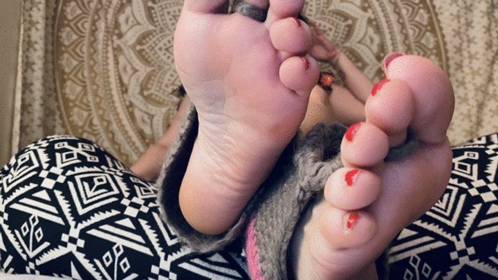 Catprincessfeet - Under my soles, ignore, close up milf feet, stare at you