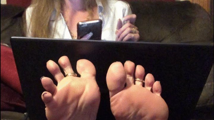 Aariels Foot Fetish Desires - LONG SOLES & TOES