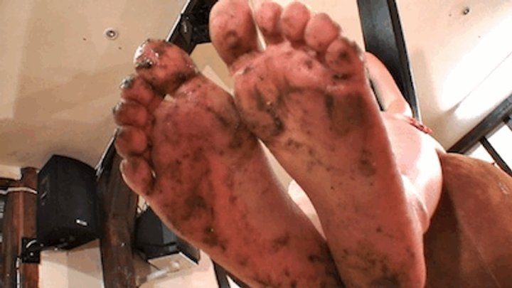 Evil Bitch - Princess Brook - Muddy feet treat - Princess Brook - Full Res HD MP4