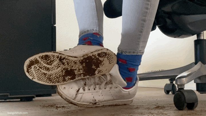 Pretty Dirty Foot Girls - MUDDY WHITE ADIDAS SNEAKERS - MOV Mobile Version