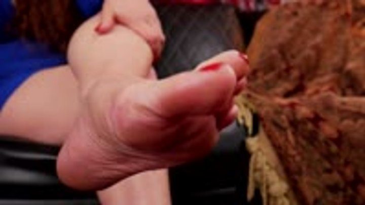 Mistress Jewell Marceau Dominates! - Mistress Jewell’s Stinky Feet Cock Tease
