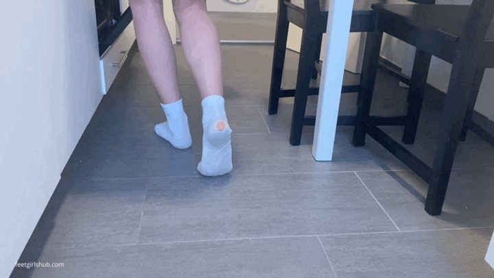 Pretty Dirty Foot Girls - COOKING IN RIPPED AND DIRTY WHITE SOCKS - MOV HD