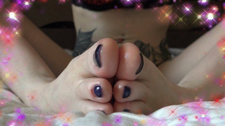 Mistress Nyx Store - WORSHIP MY DIRTY FEET AND DROOLS