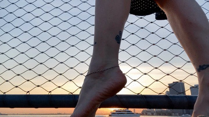 Catprincessfeet - NYC feet, CatPrincess at the Brooklyn Pier, foot show