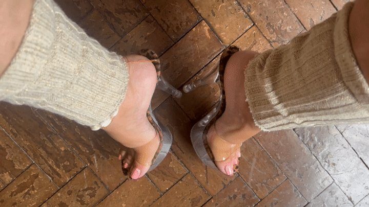 Bbwomanlicious - Juliette_RJ Delicious JOI on Acrylic Transparent Heels wearing leg warmers FOR MOBILE DEVICE USERS - JOI - LONG TOENAILS - HIGH HEELS - BBW QUEEN - FLOOR POV - LEG WARMERS - CUM COUNTDOWN - DICK EVALUATION