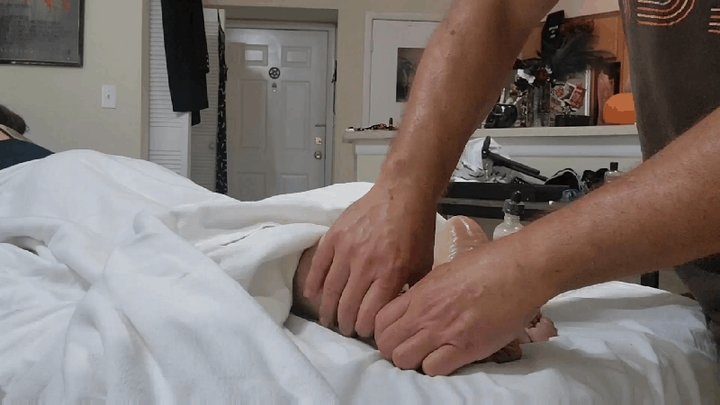 Morgana Soles - Reflexology foot massage (SD 1080 WMV)