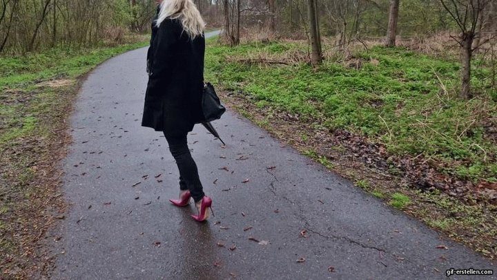 Helenas Feet High Heels Tights Legs - the muddy path HD wmv 1920x1080