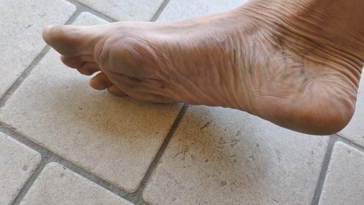 Salvatrix Crucifix - Dirty feet and soles, nude in public