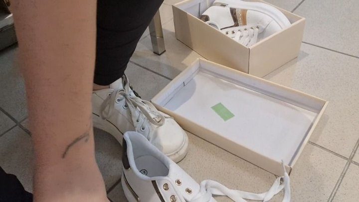 Nicoletta Embassi - New sneakers and sweaty feet 720HD