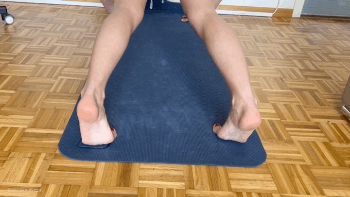 Pretty Dirty Foot Girls - SWEATY FEET WORKOUT - MOV HD