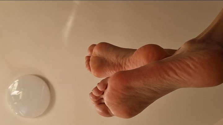 Shanikafeet - You under my soles