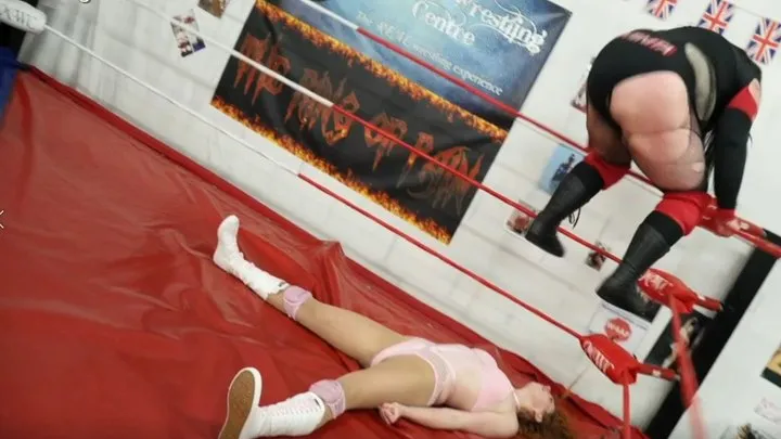 Shiny Pro Ring Girls - Dominita vs Bitch Cassidy