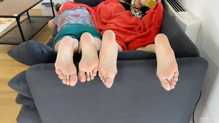 Pretty Dirty Foot Girls - TWO GIRLS FEET FLIRTING FOOTSIE PLAY ON A SOFA - MOV Mobile Version