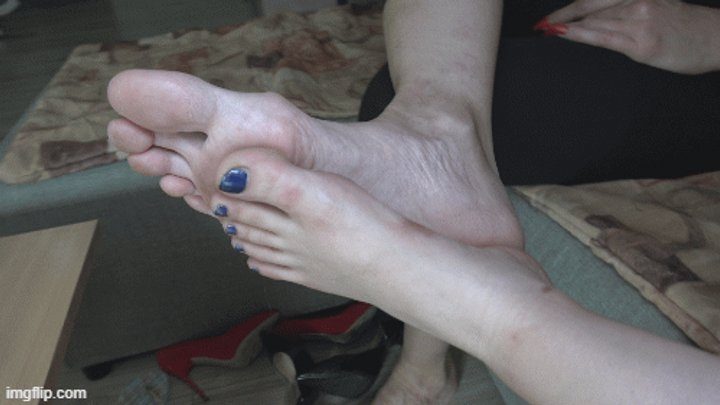 Judas Mistress - Yeti foot VS dwarf foot