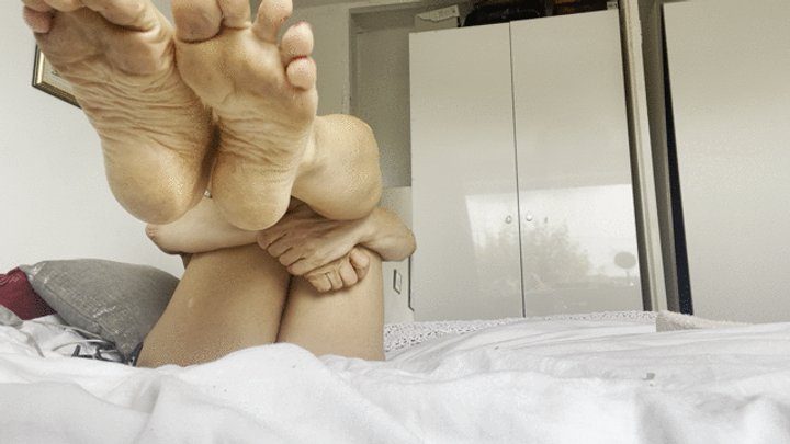 Latex Rubber Girl Fun - dirty bare feet soles
