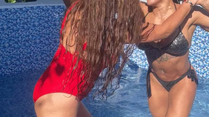 Frany Queen Wrestling - Sexy pool fight