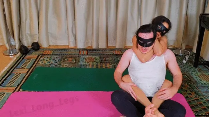 Lexilonglegs - Practicing Wrestling Moves On My Slave (x2 KO's)