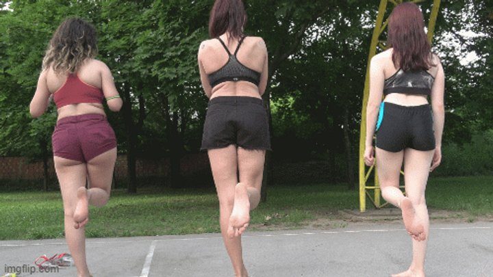 Judas Mistress - measuring and showing the difference between big and small feet between 3 girls
